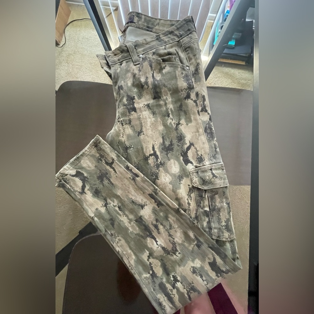 PAIGE women’s Green Camouflage Cargo Pants